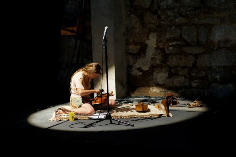 Lire la suite à propos de l’article Les chemins de traverses – Evelyne Moser