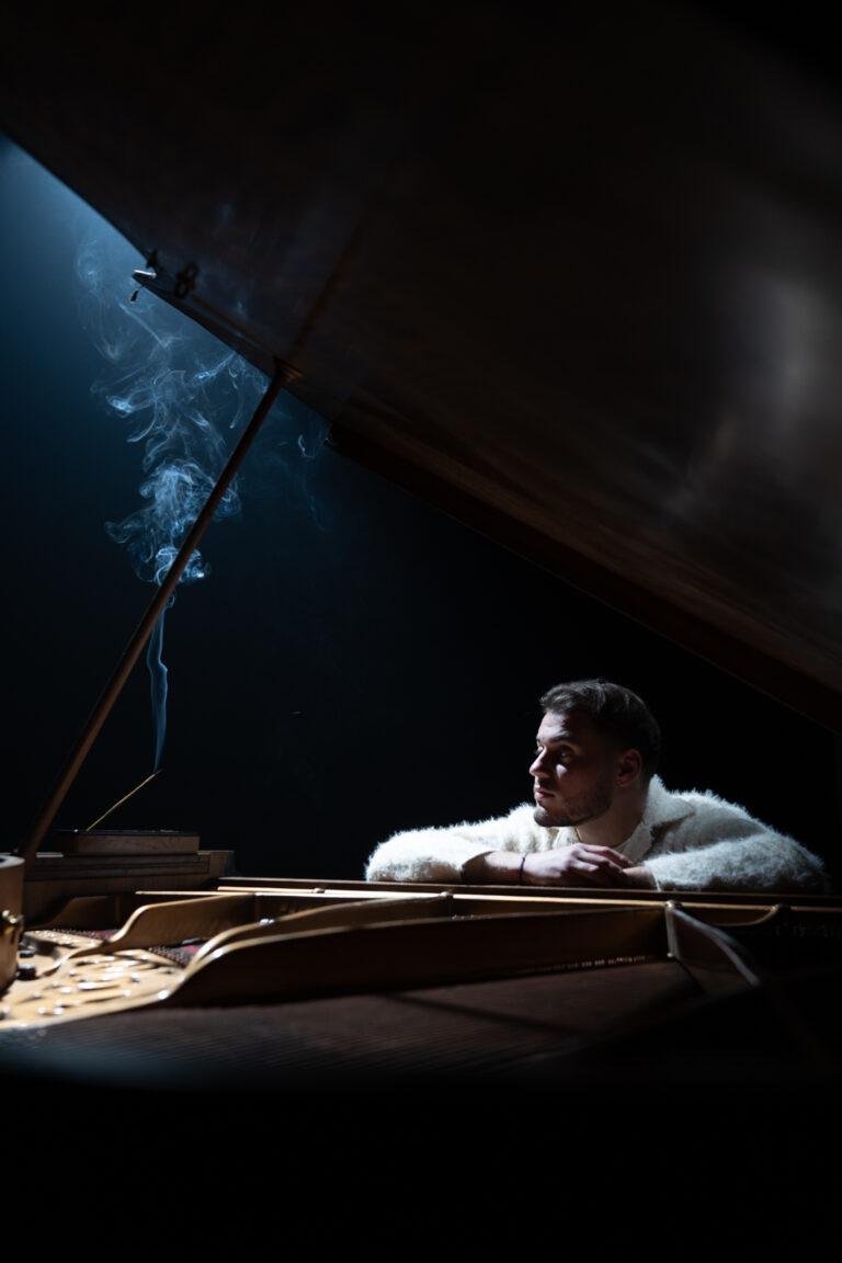 Lire la suite à propos de l’article L’ARTISTE DE LA SEMAINE : CĒZANGE , SOLEIL ET JANIS JOPLIN !!!